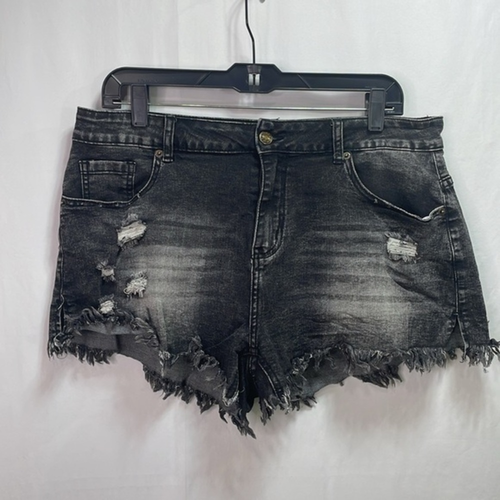 🐄 black denim Daisy Dukes jean shorts